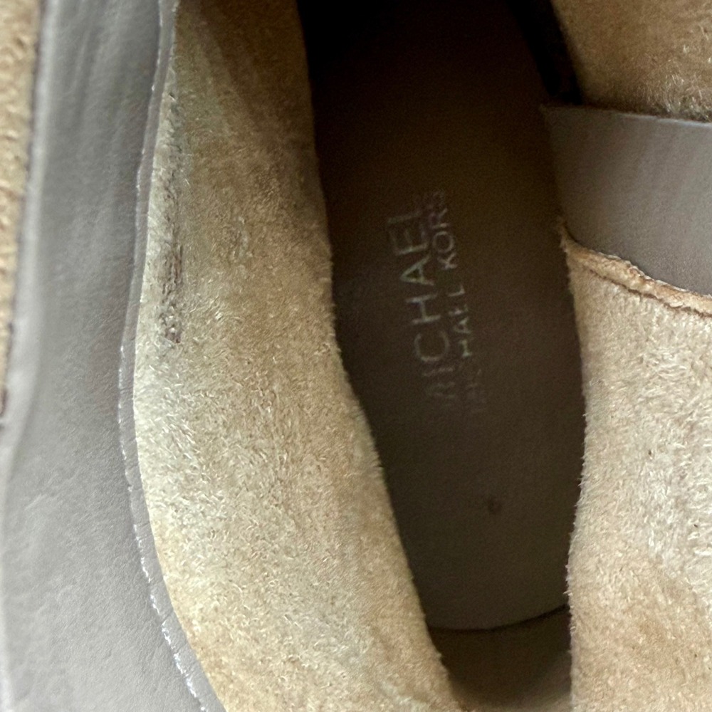 Michael Kors Tan Suede Pointed Toe Kitten Heel Ankle Bootie Women 6 Chic Classic - Picture 10 of 11
